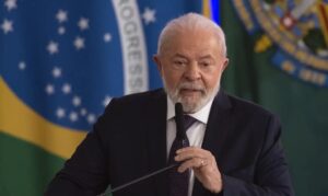 Lula confronta Globo por “PowerPoint” polêmico e fala em irresponsabilidade