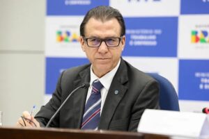 Ministro interfere em “lista suja” e retira entidade ligada ao PT, gerando crise interna