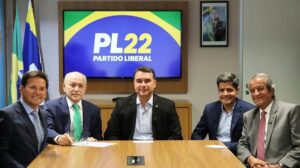 ACM Neto deve declarar apoio a Flávio Bolsonaro no 2° turno